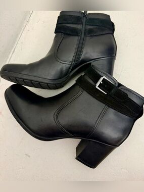 Classic Black Ankle Boots with Buckle -Size 8.5